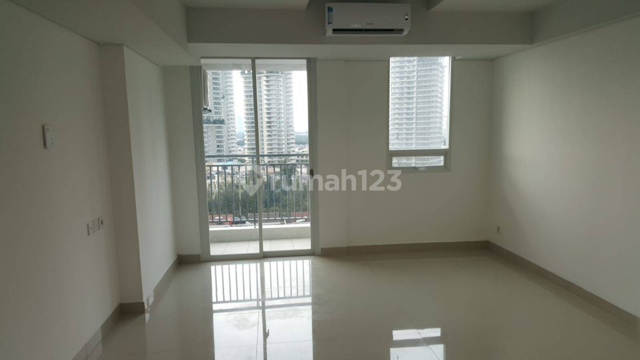 Unfurnished Studio Apartment with Golf View