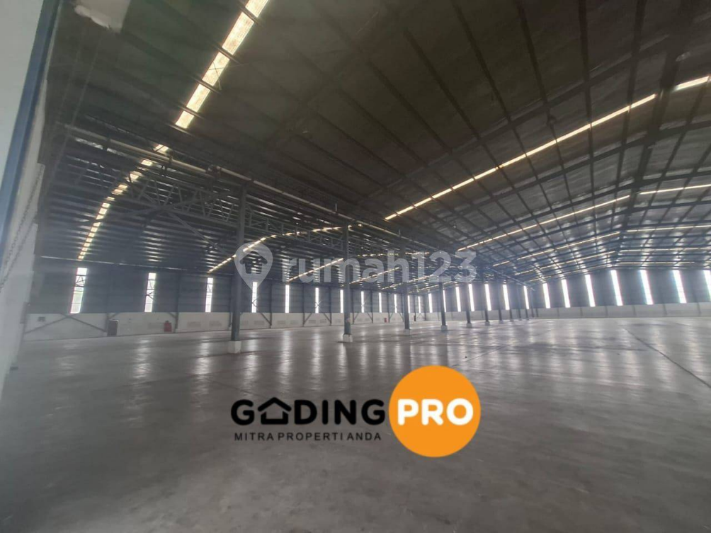 Large Industrial Warehouse with Loading Docks in Cikarang