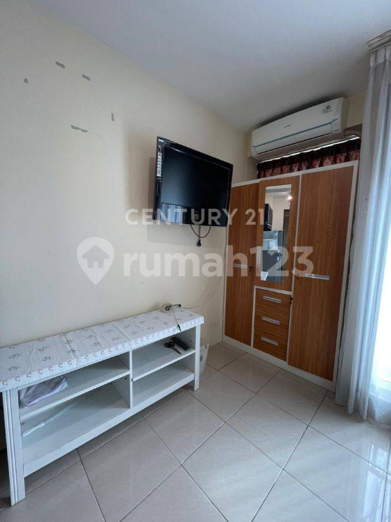 Furnished Studio Apartment with Horse Racing View