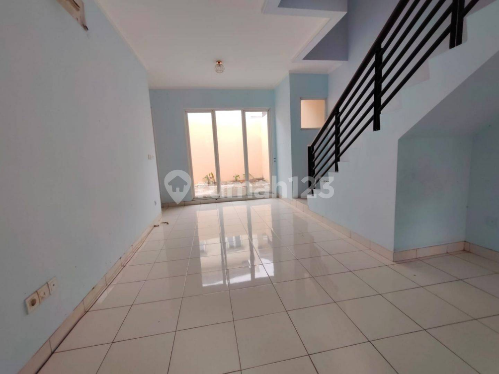 Modern 2-Bedroom Townhouse in Summarecon Bekasi Complex