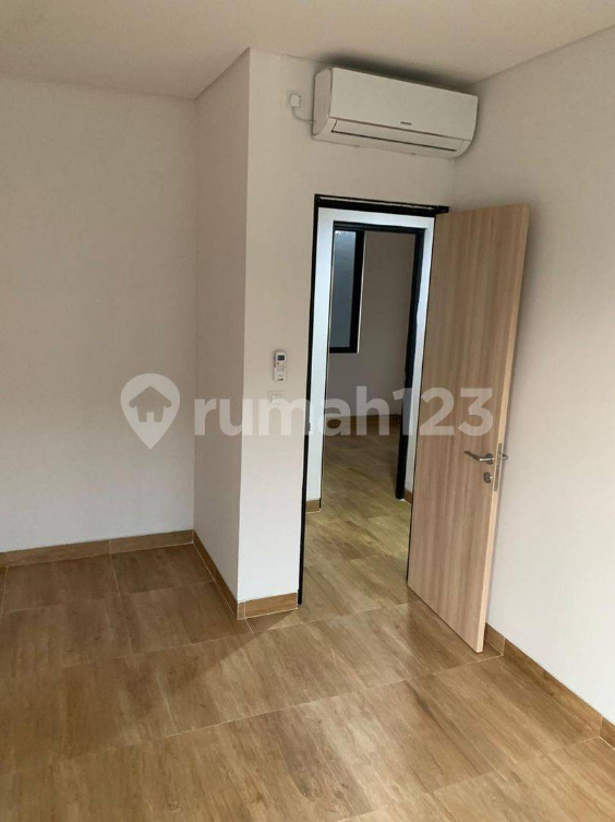 Modern 2-Story House Near UPH with 3 Bedrooms