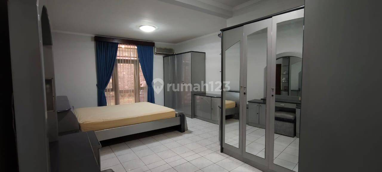 Spacious 6-Bedroom House Near Pasteur Toll Gate