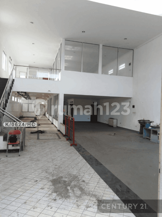 Large 680m² Commercial Space in Soreang Banjaran