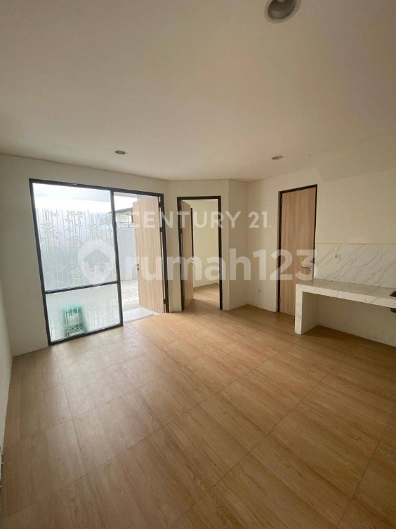 Modern Minimalist Waterfront House Ready to Move In