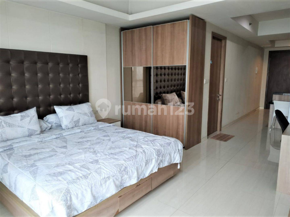Furnished Studio Apartment in Kemang Village Complex