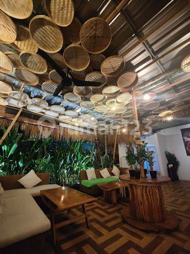 Commercial Semi-Open Building in Strategic Kuta Location