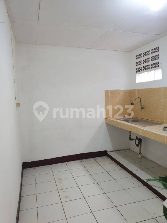 Spacious 3-Bedroom House Near UPI with Carport