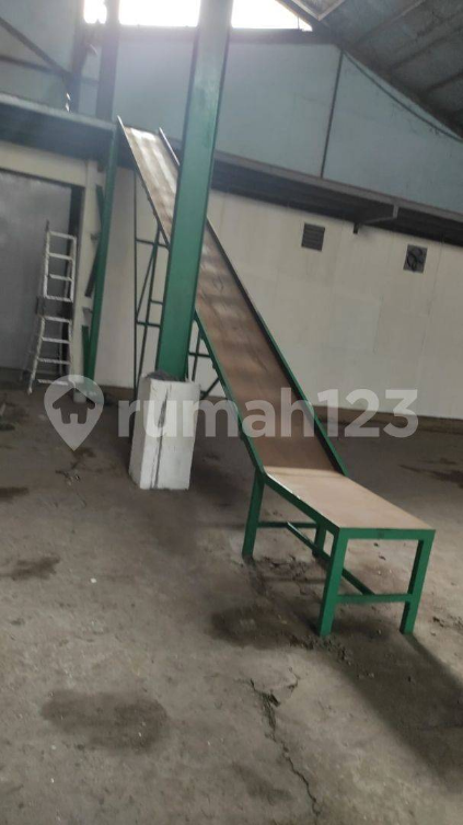 Spacious Warehouse with Office Space for Rent
