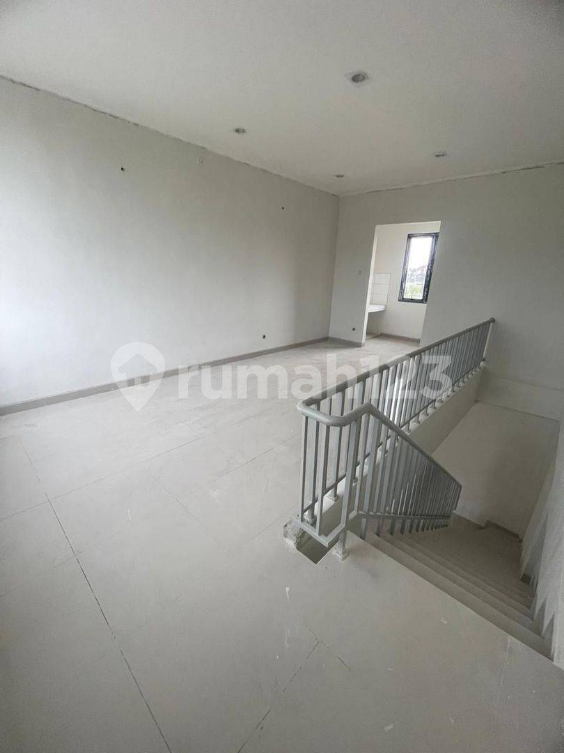 Modern 2-Story Townhouse with Designer Interior