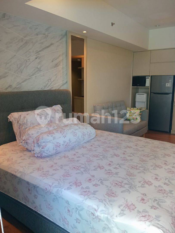 Furnished Studio Apartment with City View