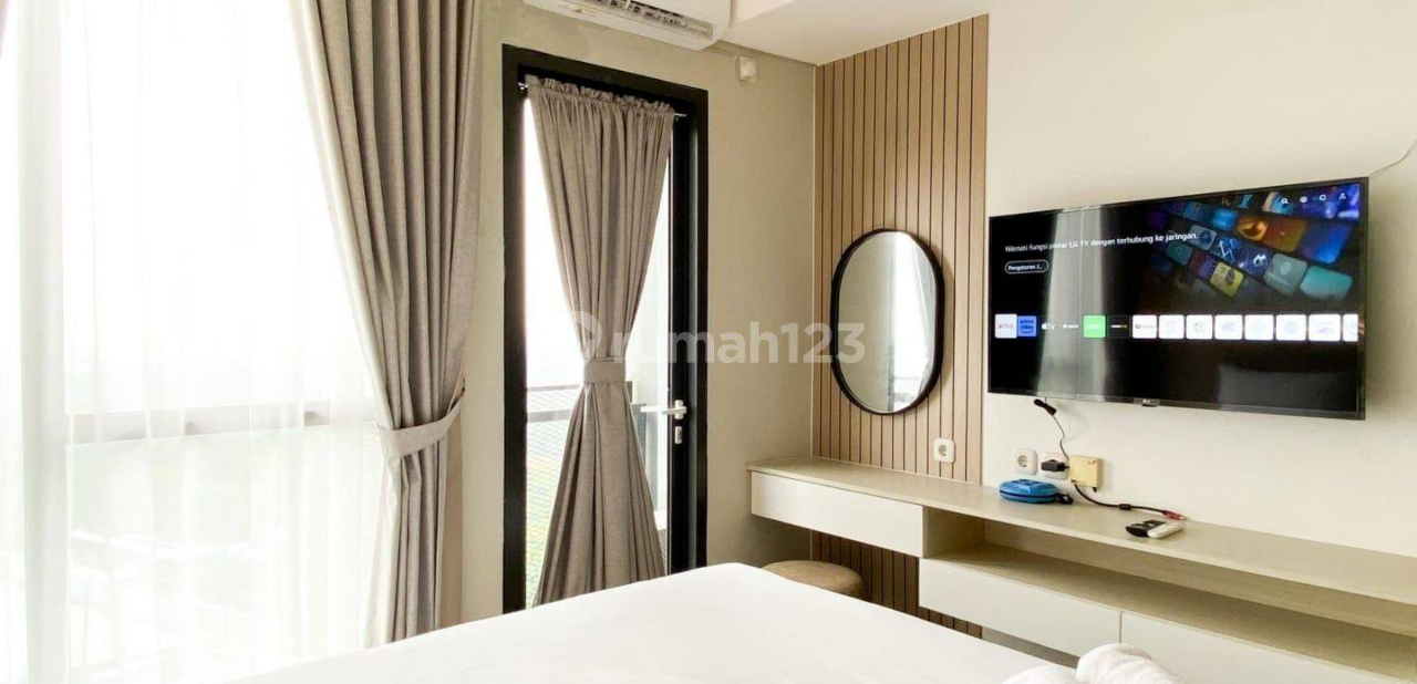Modern Furnished Studio Apartment with Golf View