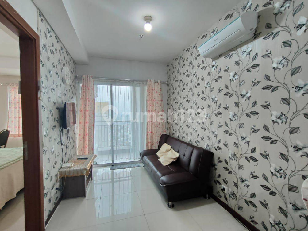 Modern Studio Apartment with Floral Design Interior