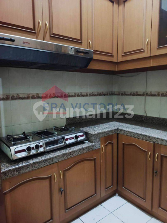 Large 5-Bedroom House Near Universities with Furnishings