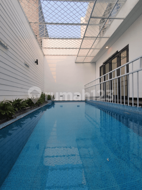 Luxurious 5-Bedroom Compound with Pool in Senopati
