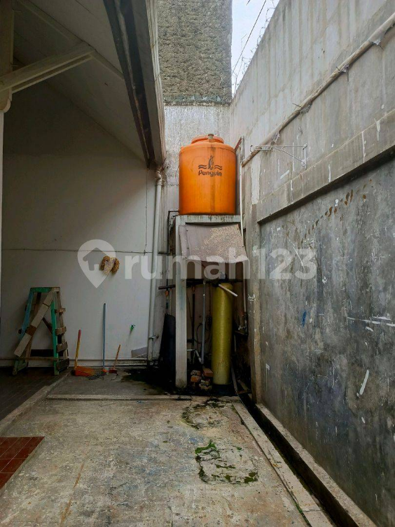Spacious House with Garden near Yogya Plaza