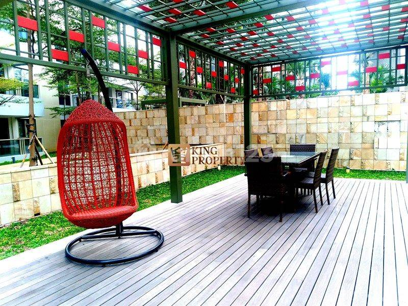 Modern 2-Bedroom Condo Near Central Park Mall