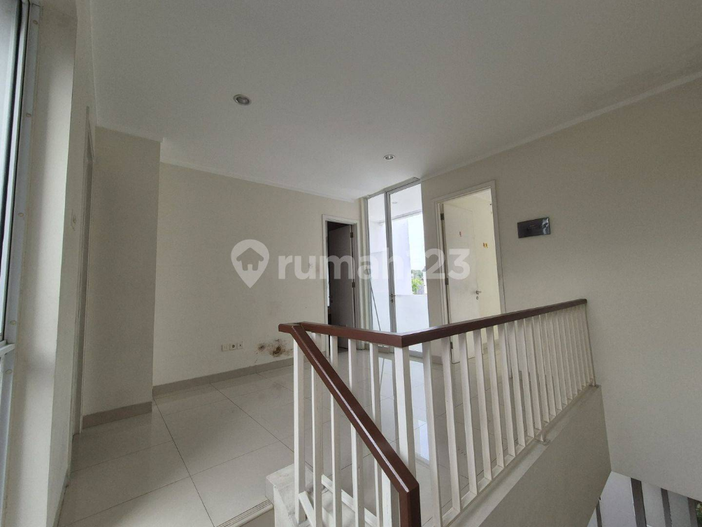 Modern 3-Bedroom House in Bintaro with Security