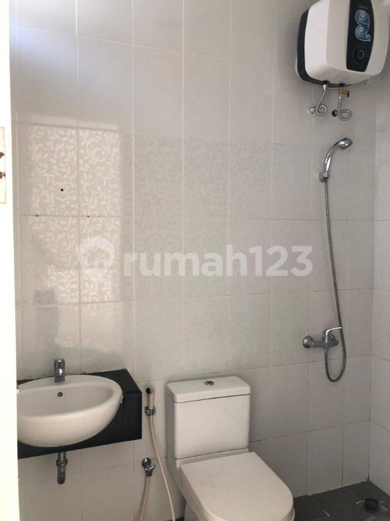 Modern House in Gading Serpong Near Mall