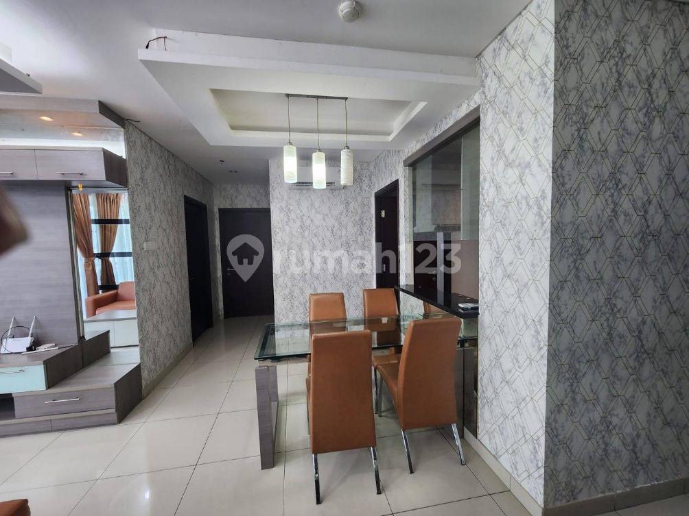 Furnished 2-Bed Apartment Near Central Park Mall