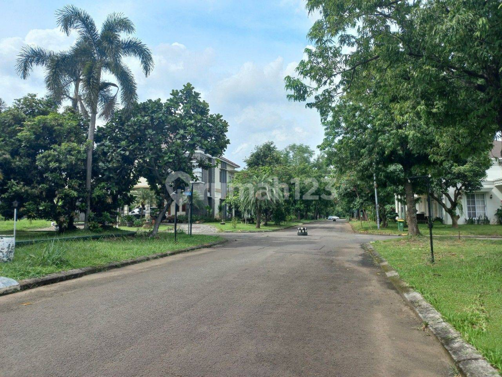 Spacious Villa with Garden in Quiet Neighborhood