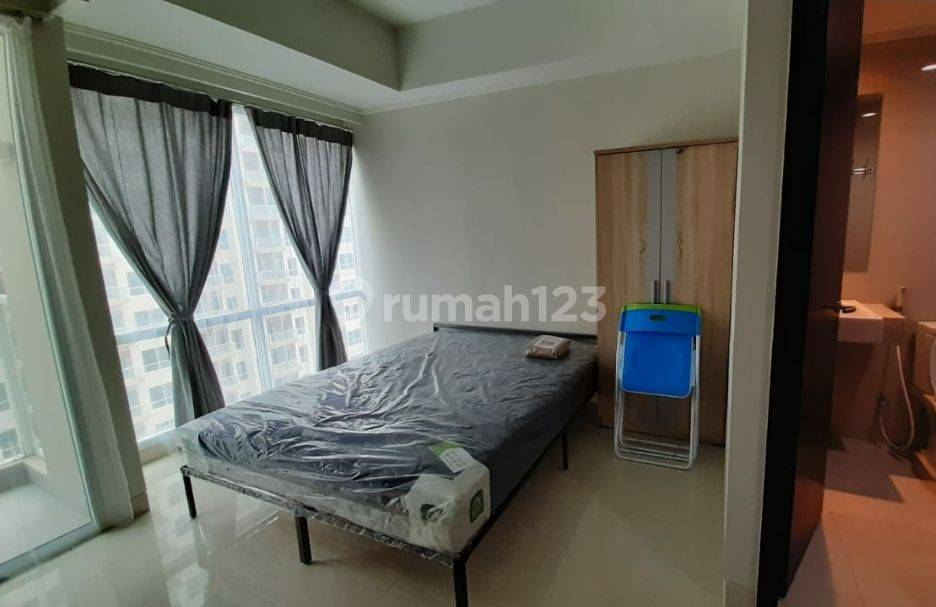 Furnished Studio Apartment with Pool and Kitchen