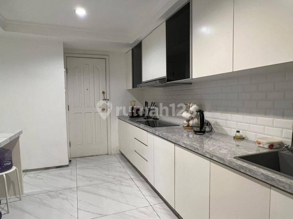 Spacious 3-Bedroom Luxury Apartment with Pool Access