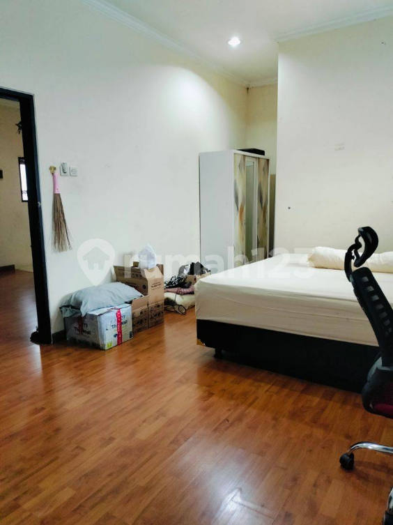 Spacious House with Garden near Kerobokan Beach