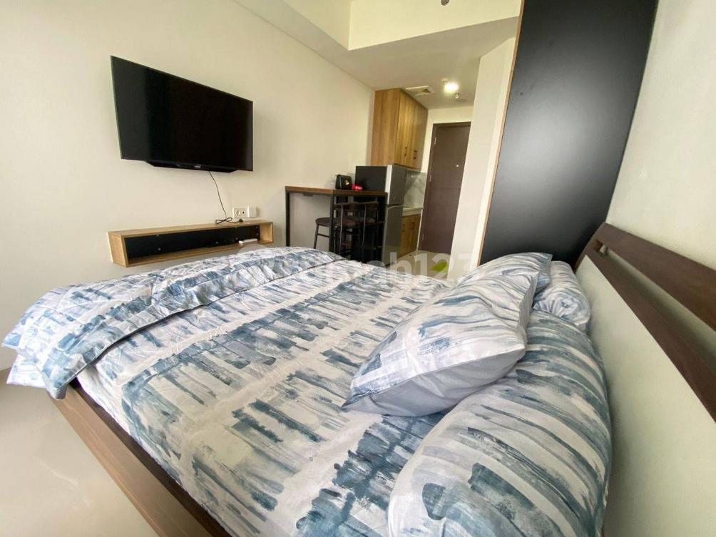 Modern Studio Near Binus Campus with Lake View