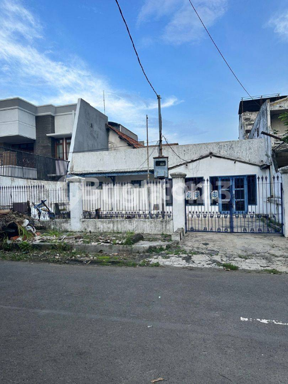 Large Central City House with 12 Bedrooms