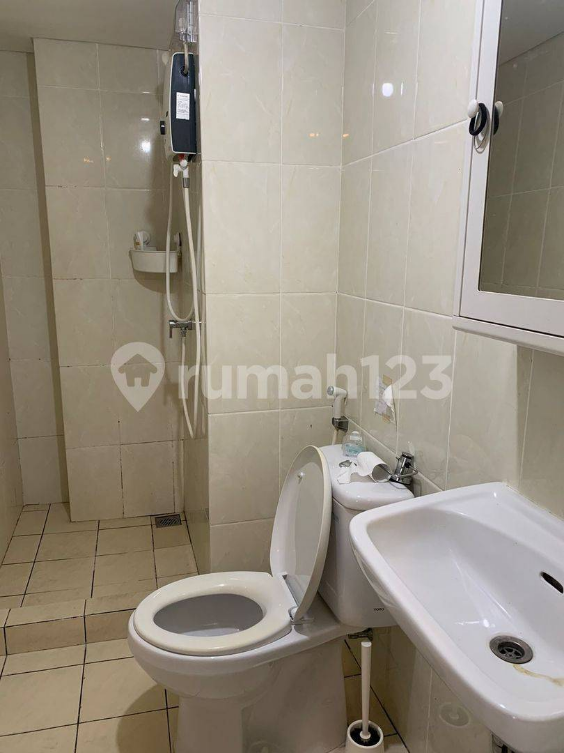 Furnished 2BR MTown Residence with Modern Kitchen