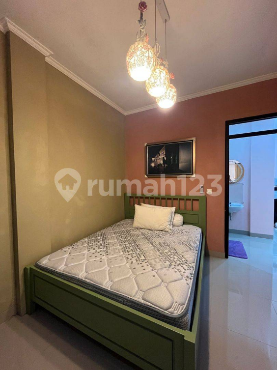 Modern House Near Schools and Shopping Centers