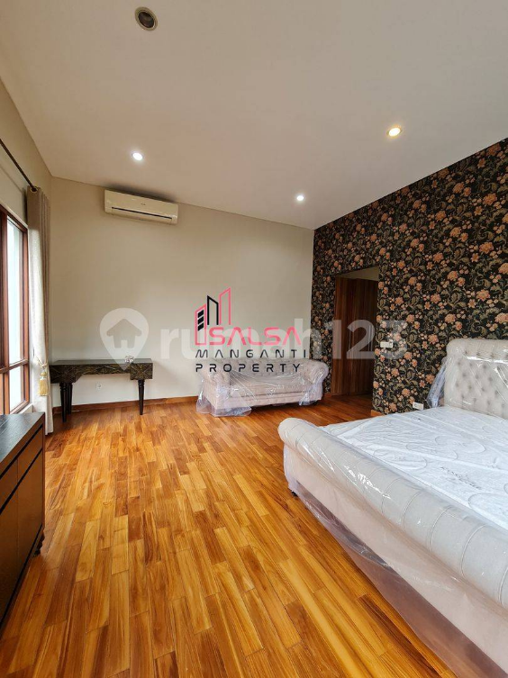 Luxurious 2-Story House with Pool in Cipete