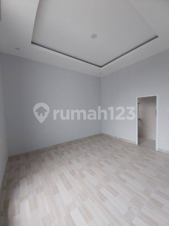 New House in Complex with High Ceilings