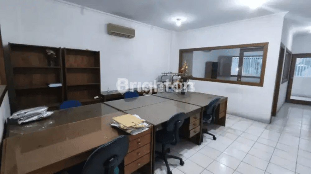 4.5 Floor Commercial Building with Office Space