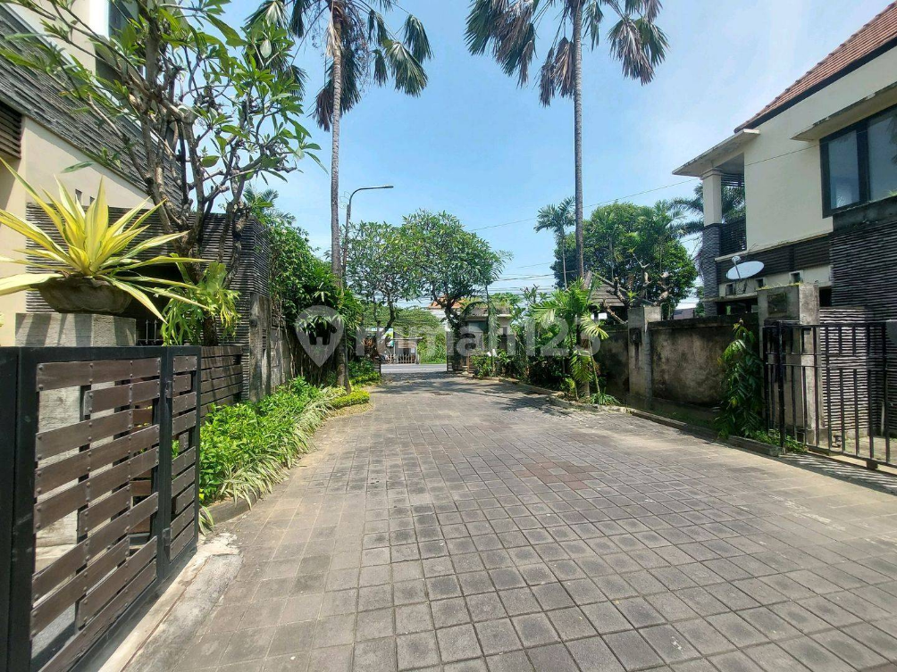 Spacious Two-Story House with Pool in Renon
