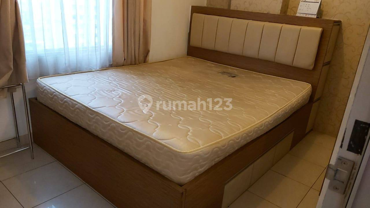 Furnished 2-Bedroom Apartment with Modern Interior