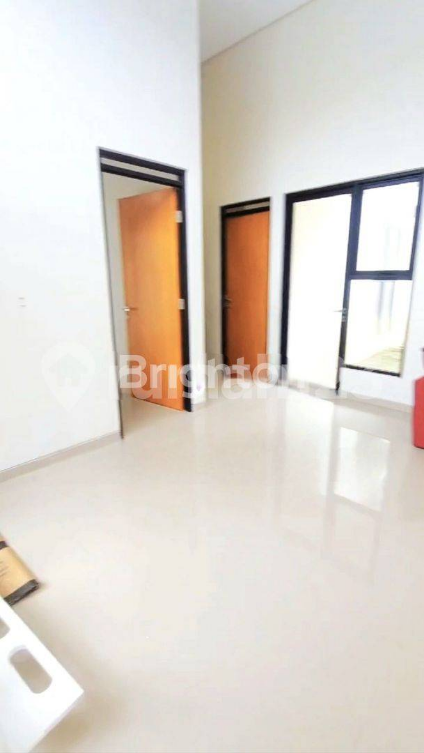 Semi-furnished House with Mountain Views