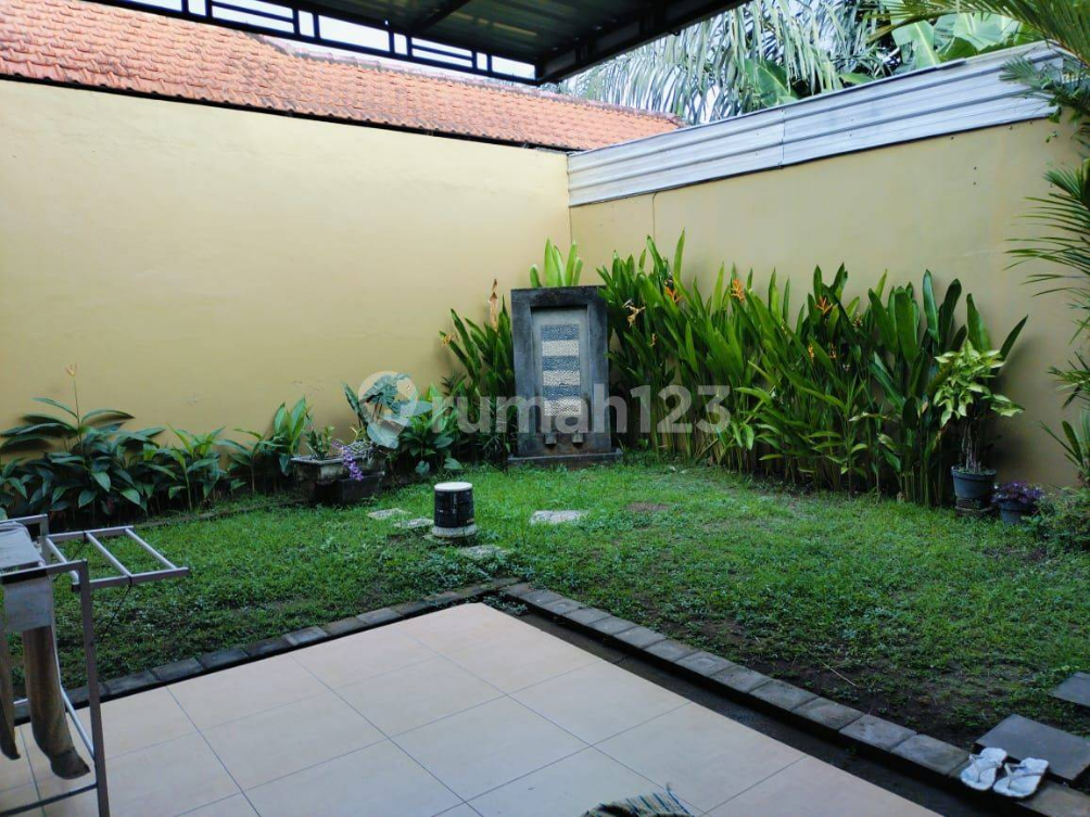 Spacious House with Garden near Kerobokan Beach