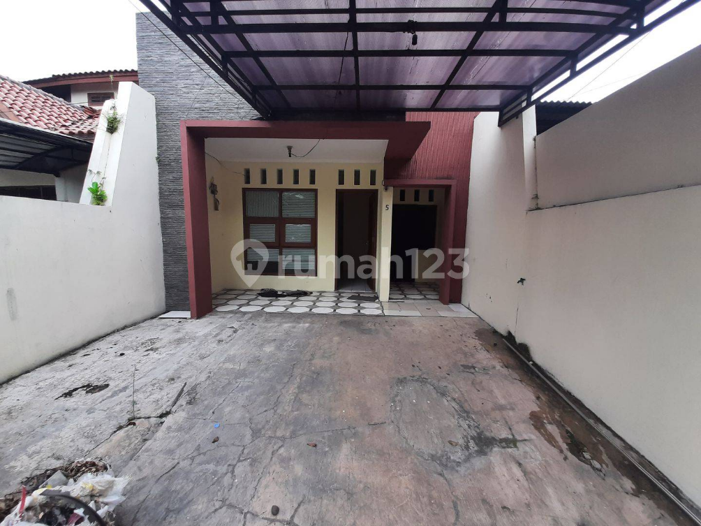 Spacious 4-Bedroom House in Secure Complex