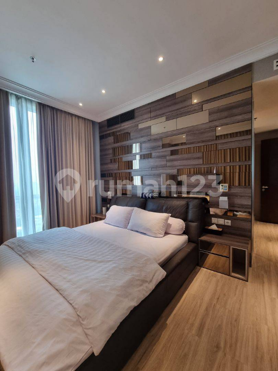 Modern 2 Bedroom Apartment with Designer Interior