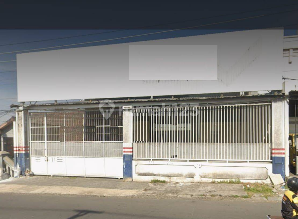 Large Commercial Warehouse with Office Space