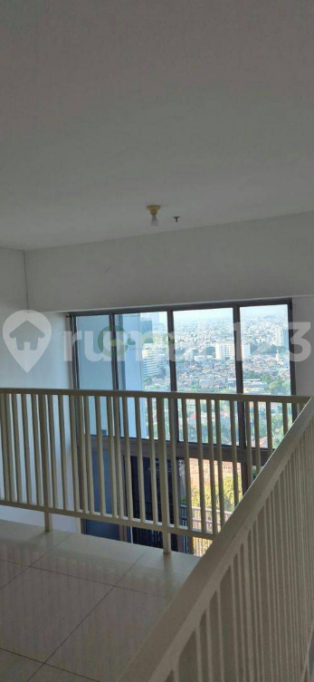 Spacious Two-Level Loft Office Near Mall Soho