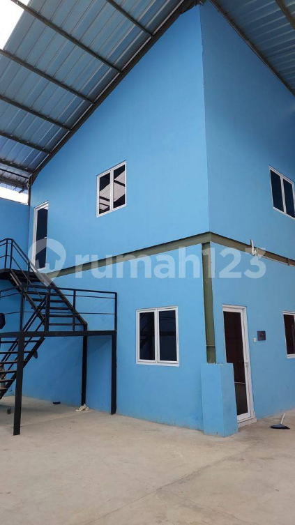 Two Spacious Warehouses with Container Access