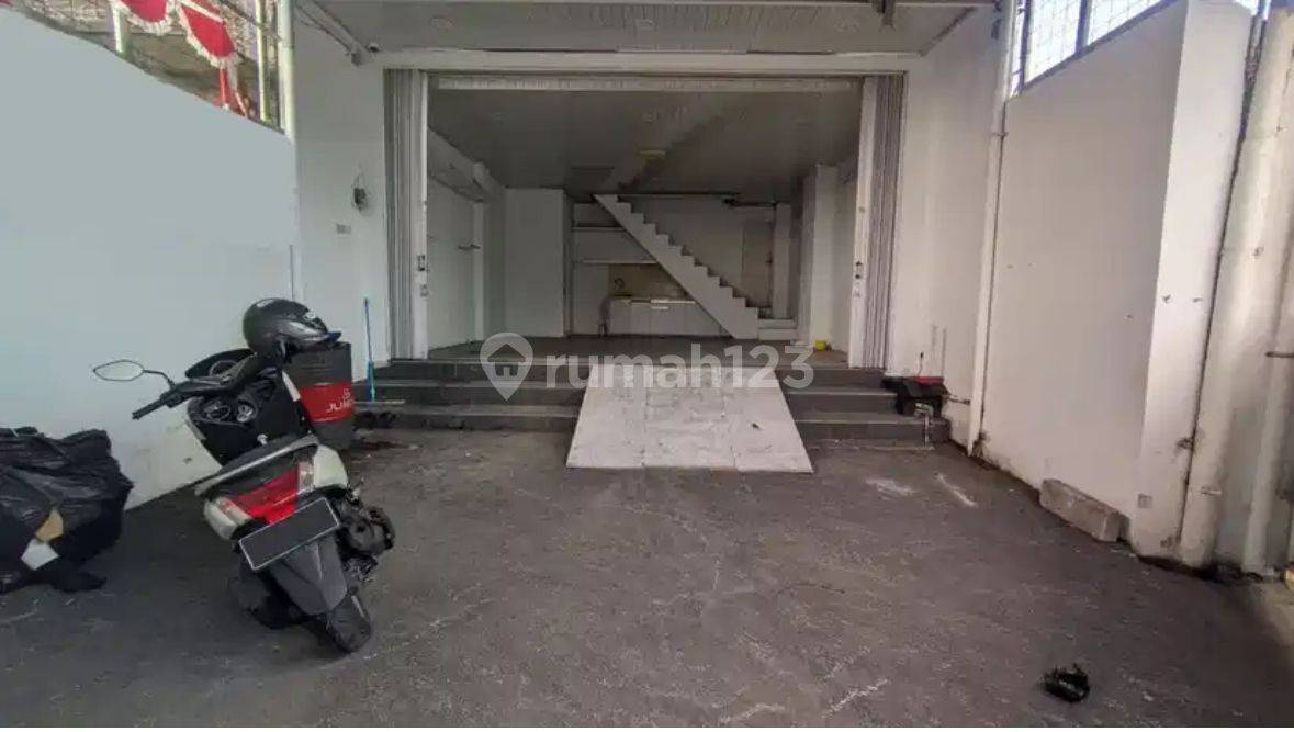 3-Story Ruko Near Jogja City Limits