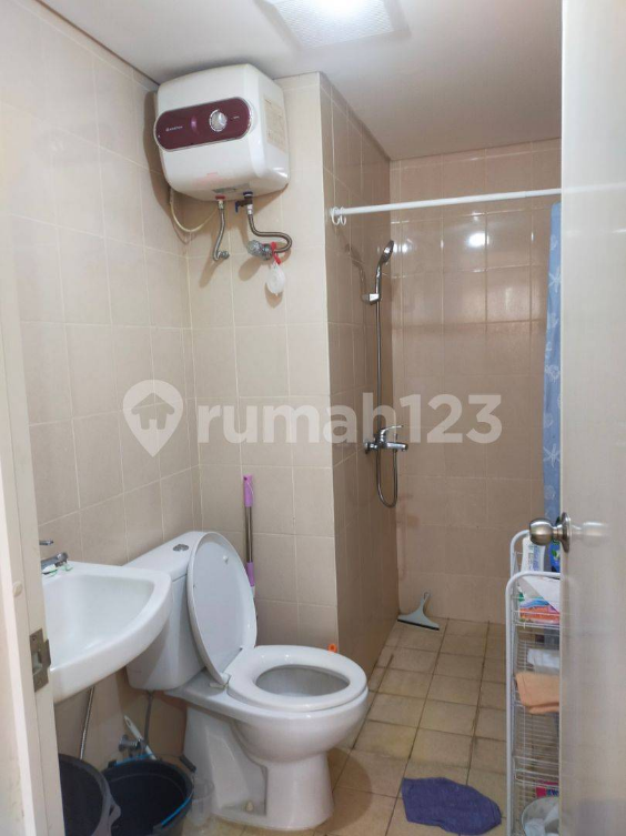 Furnished 2-Bed Apartment with City Views