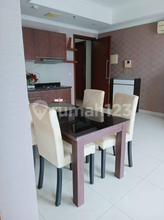 Modern City Apartment with Strategic Business District Location