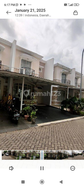 2-Story House in Green Lake City Europe Cluster