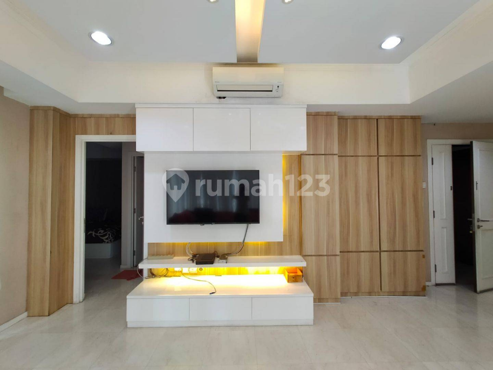 Luxurious 3-Bedroom Pool View Apartment in Tanjung Duren
