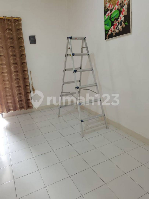 Renovated 1 Bedroom House with Garage