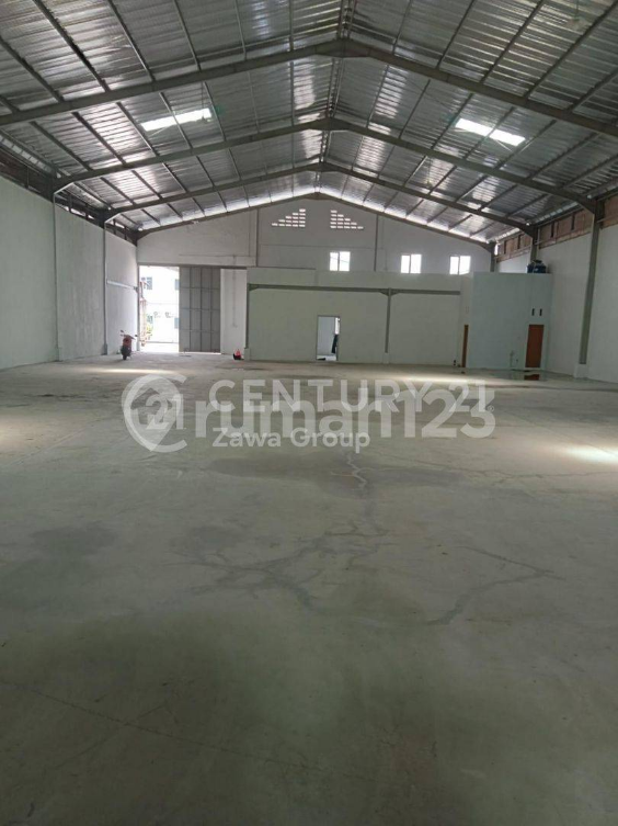 Large Industrial Warehouse with Office Space